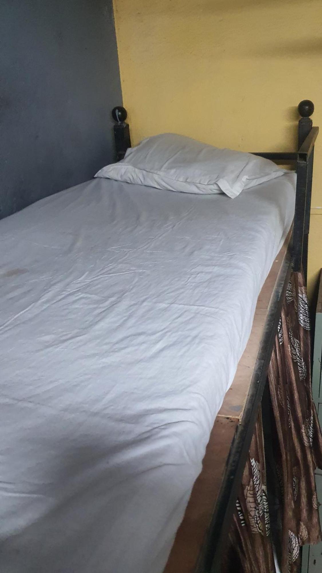 Bapuji Dormitory Hostel Мумбай Екстериор снимка